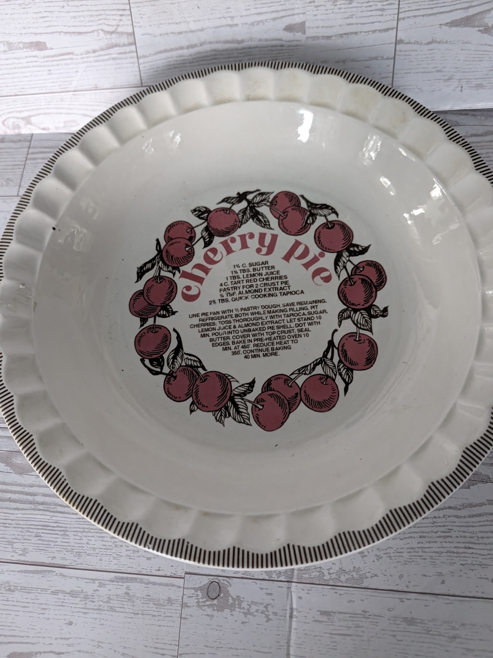 Ceramic Cherry Pie Baker with Pink Cherry Wreath - White